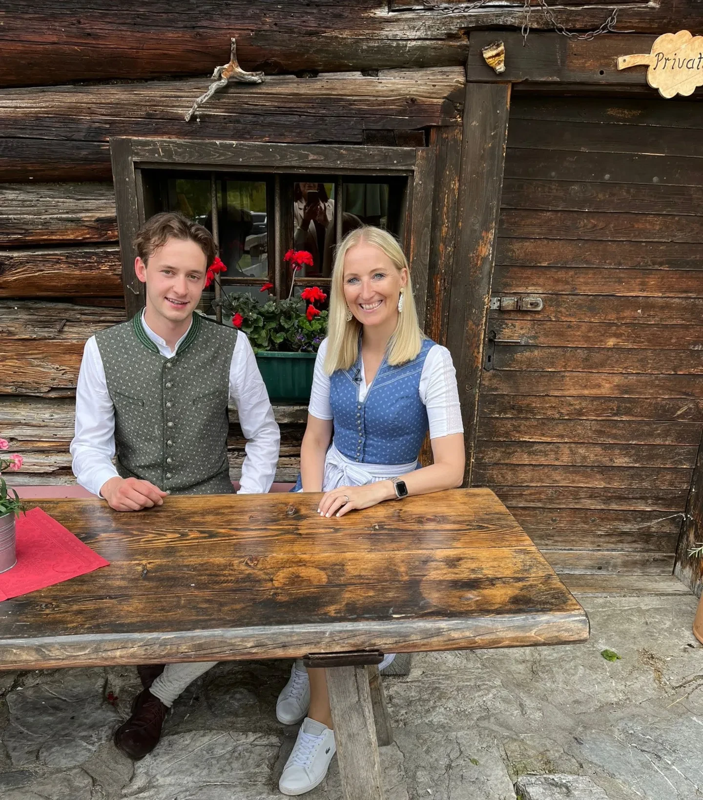 RTS_Rettenegghütte_Moderatorin Angelika Pehab