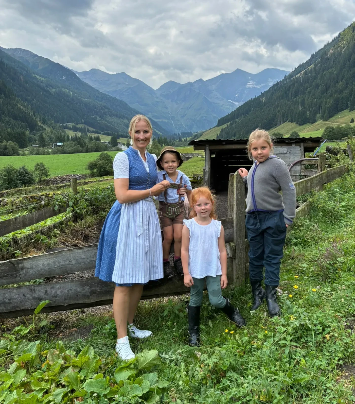 Salzburg schmeckt auf RTS_Bauernbaueralm Ferleiten_Angelika mit Kindern