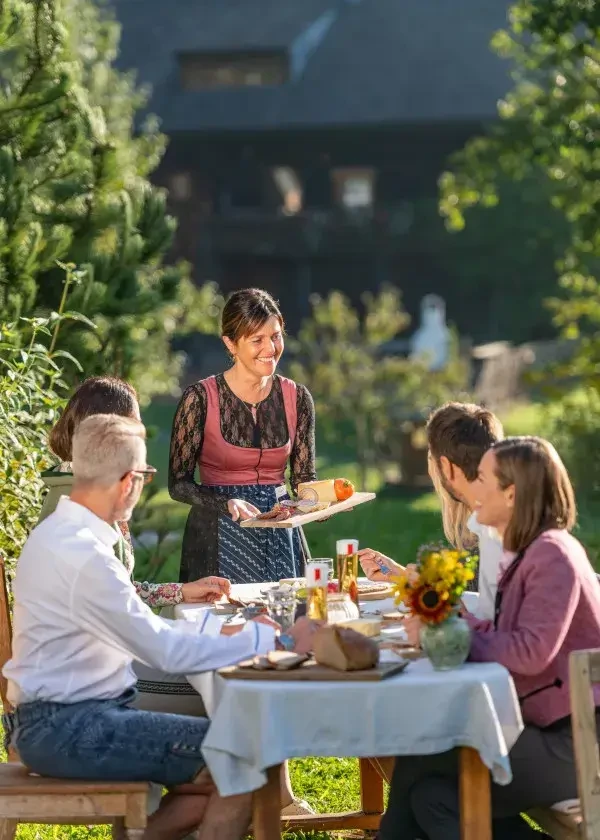 Draußen im Bauerngarten während des Bauernherbstes