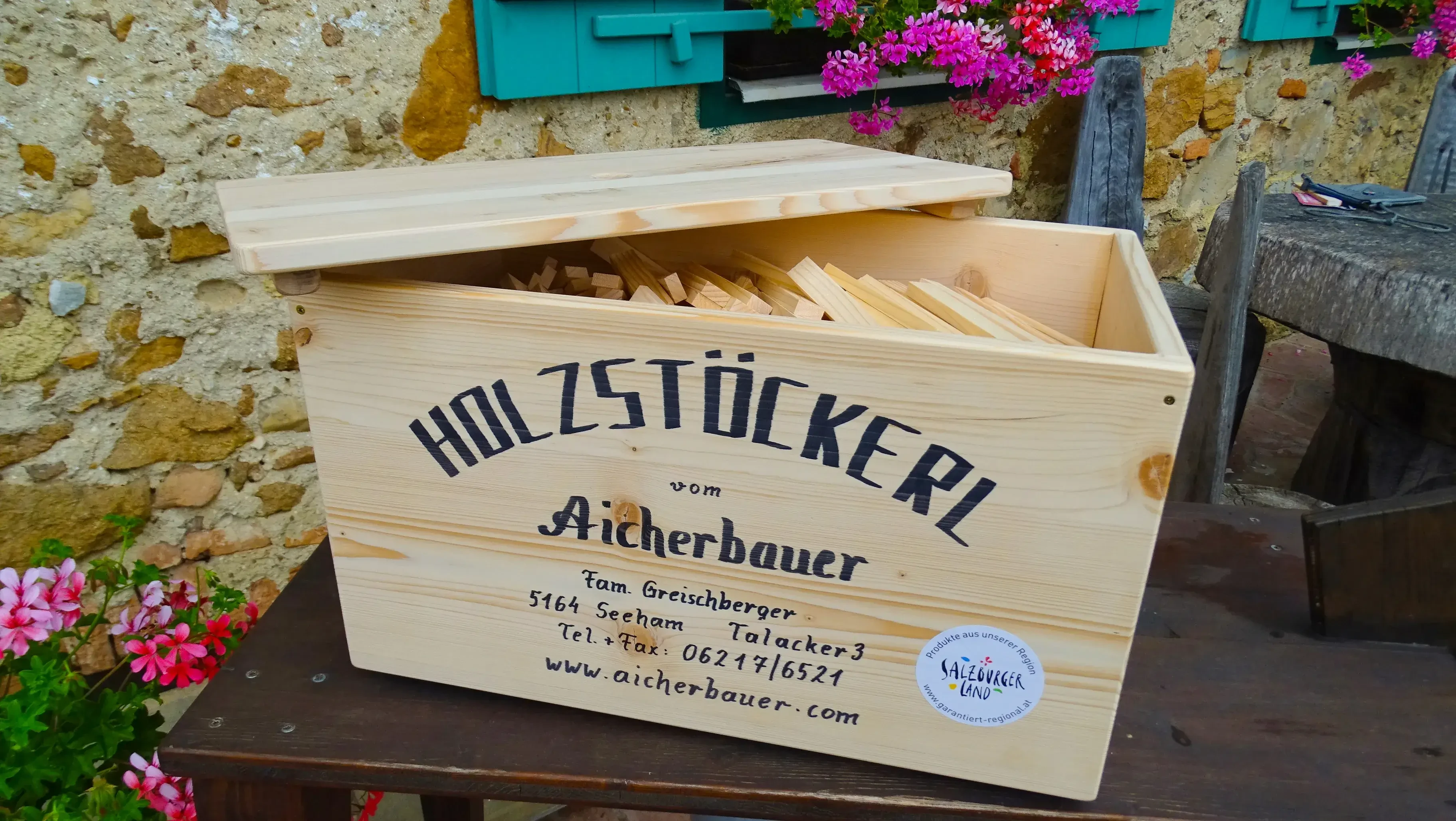 Holzstöckerl von Aicherbauer in Seeham